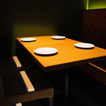 0831 yummy - 2018/12/8 ディナーで利用。
      内観の様子。