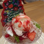 アフタヌーンティー・ティールーム - 苺のクリスマスケーキパフェ
            ('2018.12月)