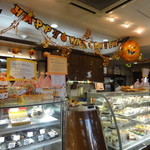 カフェ・ド・ジーベン - ショウケース