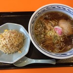 珍来 - 醤油ラーメン　半チャーハン