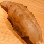 鮨 さかい - オスのボタン海老。太い