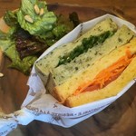 vegetable bread sandwich