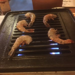 かかし - テーブルでコンロ焼き。平日は割引きありで格安です。