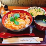 鶏よし - 焼鳥と親子丼