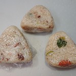 馬車道 大かわ - オミヤのおにぎり