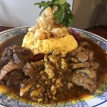 大衆中遊華食堂 八戒 - 八戒丼とOsamu式カリィ モリモリ あいがけアップ