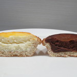 焼きたてチーズタルト専門店PABLO - PABLO miniプレーンとPABLO mini濃厚とろけるチョコの断面