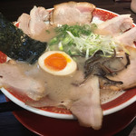 呼び戻しとんこつ 光四郎 - 特製チャーシューメン