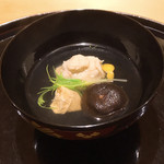 祇園 又吉 - ズワイガニ真丈、原木椎茸、汲み上げ湯葉のお椀