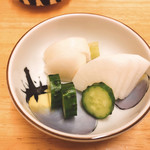 とんかつ燕楽 - ロースカツ定食の漬物