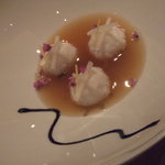 レストラン サンパウ - Deustacion　白イカのマンドンギーリャ、セロリのスープ、イカ墨