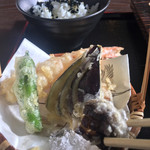 日本料理と蕎麦　魚哲 - 天ぷらとパウダー塩