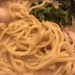 町田商店 - 麺アップ