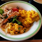 鉄板焼ステーキ 一ッ葉ミヤチク - サラダバー(かぼちゃ、コーン、豚肉、ミニトマト)