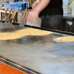 鉄板月輪 - 大量の魚粉がかかってます