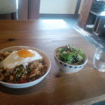 Cafe-nee - そぼろ＆トマトチャーハン650円 意外な組み合わせがイケる(^^)