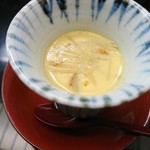 つる由 - ウニが底に隠れてる茶碗蒸し