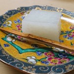 つる由 - 白い葛餅