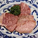 焼肉・冷麺 二郎 - 宮崎牛トモサンカク、ランプ