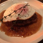 鶏がさきか卵がさきか - チキンハンバーグの炒め玉葱ソース