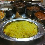 シャングリラ - 2011-10-13　カレーセットランチ全景（他にハーフナンとスープ）