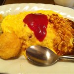 オムライス¥1000 カニクリームコロッケ付き