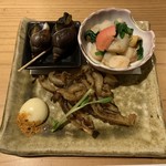 活貝 日本酒 おばんざい 福島おちび - バイ貝煮付け、帆立ひもの炙り、小柱の煮物