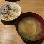 活貝 日本酒 おばんざい 福島おちび - 牡蠣の釜めし、蛤の味噌汁