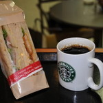 スターバックス・コーヒー - 料理写真:チキンサラダサンドイッチ