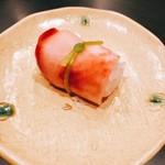 みつ林 - 盆に載っていた中でも一番気に入った蕪の寿司