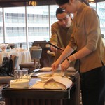 Dynasty Restaurant - 煲仔飯準備中