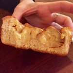 パーラー江古田 - キャラメルバナナのブリオッシュ 断面