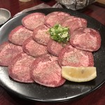 味園焼肉店 本店 - 上塩タン