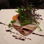 無彩庵　池田 - 里芋の米藁薫製とモズクガニのプレッセ　サラダ仕立て