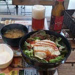 coco-Hakone - 新メニューのココロコ丼(ハンバーグにデミグラ･サルサソース)。