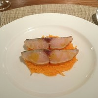 ラシェット・ブランシュ - 鰆の燻製とキャロットラペ