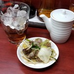 玉蘭 - 紹興酒のロックとお通し　500円。