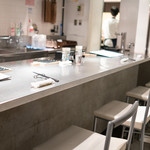 サカナの中勢以 - 内観