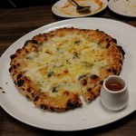 堀川ピッツァ - 4種のチーズ