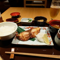 伊豆の旬 やんも 丸の内店 - 寒ブリ塩焼き定食（税込み１６００円）