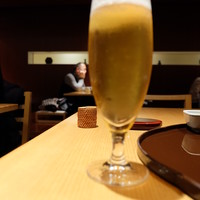 伊豆の旬 やんも 丸の内店 - 生ビール（小、４３２円）