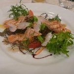 Bistrot Enry. - サーモンと太刀魚のカルパッチョ風サラダ仕立て