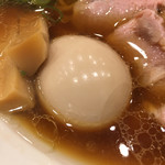 中華そば ココカラサキゑ - 煮玉子 (´∀｀)/ 食べると200円アップしてもイイよね