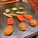 石焼料理 木春堂 - 野菜四種盛り オンザ 溶岩石プレート