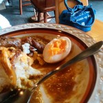 プチバカンス - カレー（もつ焼き添え）