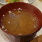 とん太 - 味噌汁(しじみ) ※豚汁・ワカメ・しじみから選べます