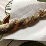 Pane Ho Maretta - 渋皮栗×カシューナッツのフランスパン ¥250+税