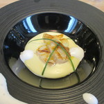 グリルしたホタテと燻製ジャガイモのポタージュ