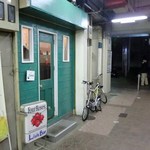 リューズバー - お店入口