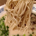 まるきんラーメン - 麺　リフト！